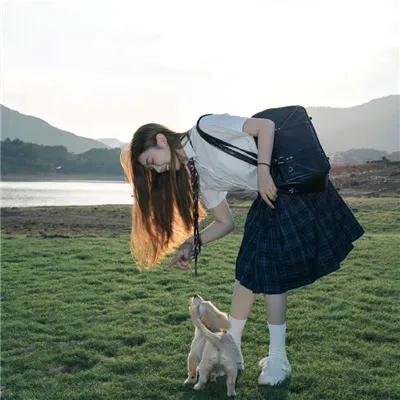 云雾笼罩的山峰